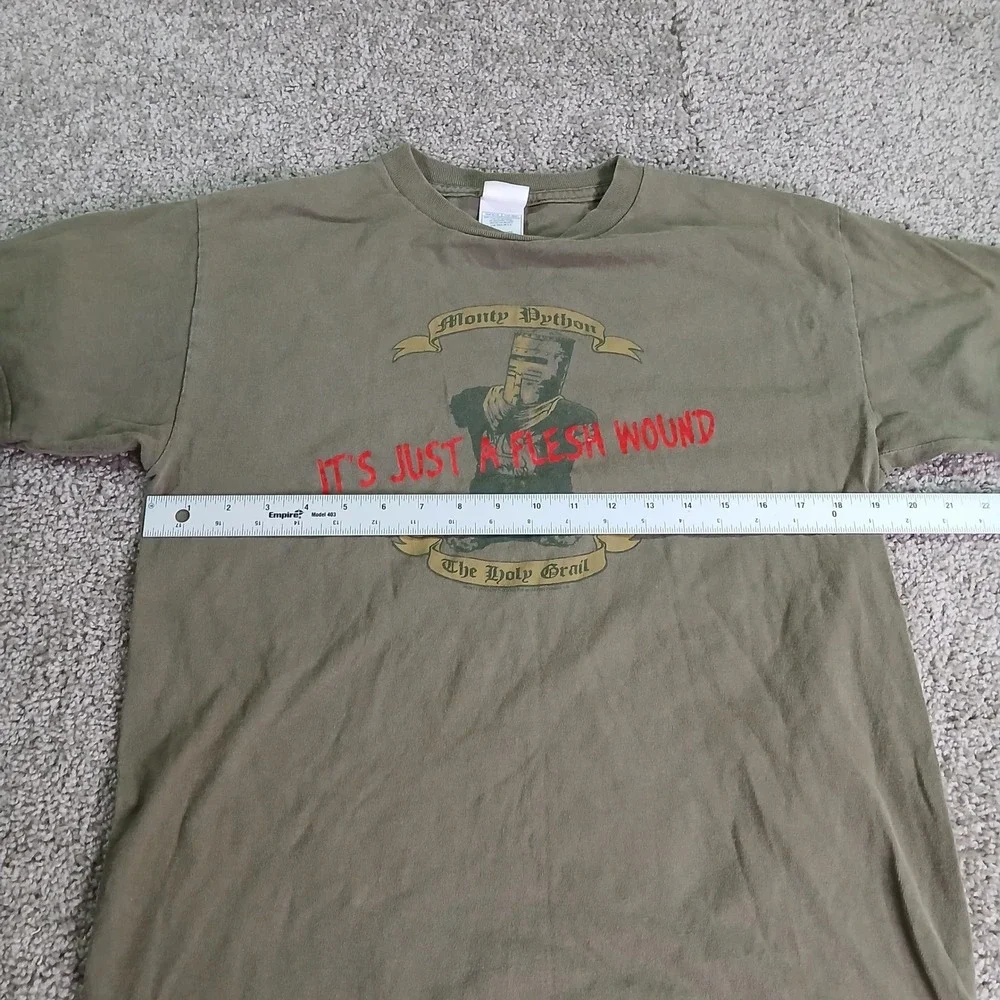 Vintage Monty Python Holy Grail Flesh Wound Knight Graphic T-Shirt Olive Medium